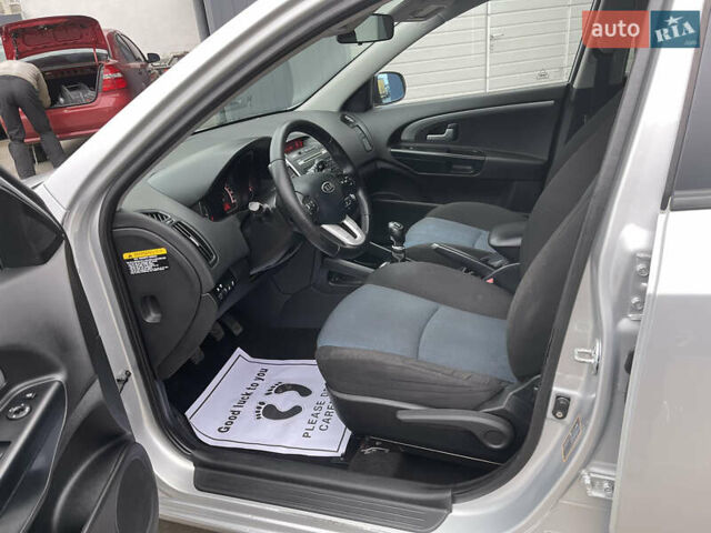Серый Киа Сид, объемом двигателя 1.59 л и пробегом 207 тыс. км за 6700 $, фото 21 на Automoto.ua