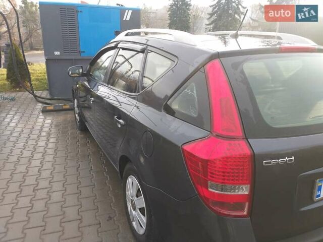 Серый Киа Сид, объемом двигателя 1.6 л и пробегом 181 тыс. км за 6100 $, фото 4 на Automoto.ua