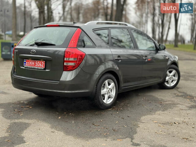 Серый Киа Сид, объемом двигателя 1.59 л и пробегом 187 тыс. км за 6700 $, фото 6 на Automoto.ua