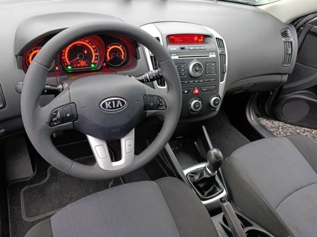 Сірий Кіа Сід, об'ємом двигуна 1.4 л та пробігом 187 тис. км за 6300 $, фото 7 на Automoto.ua