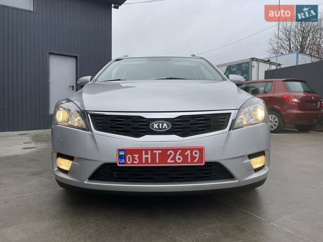 Серый Киа Сид, объемом двигателя 1.59 л и пробегом 207 тыс. км за 6700 $, фото 5 на Automoto.ua