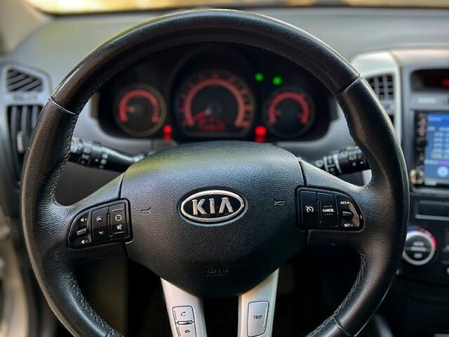 Серый Киа Сид, объемом двигателя 1.6 л и пробегом 288 тыс. км за 6900 $, фото 5 на Automoto.ua