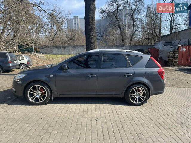 Серый Киа Сид, объемом двигателя 1.58 л и пробегом 255 тыс. км за 7199 $, фото 2 на Automoto.ua