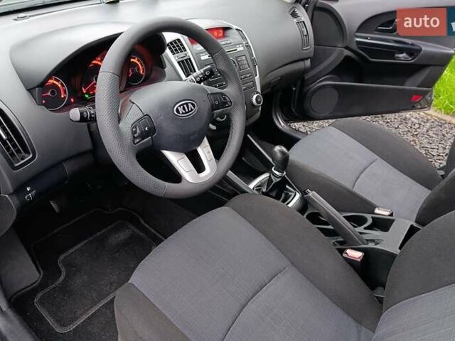 Серый Киа Сид, объемом двигателя 1.4 л и пробегом 187 тыс. км за 6200 $, фото 24 на Automoto.ua
