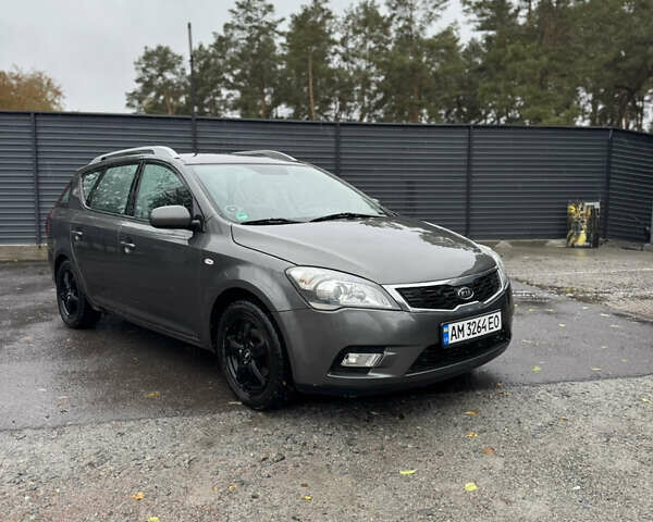 Серый Киа Сид, объемом двигателя 1.6 л и пробегом 272 тыс. км за 5700 $, фото 8 на Automoto.ua