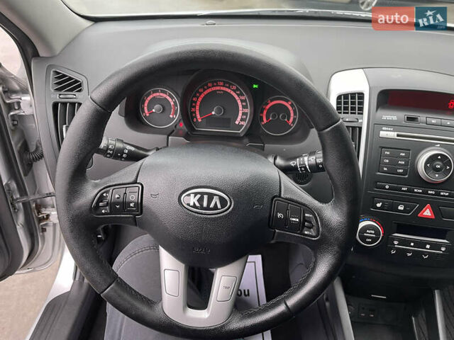 Серый Киа Сид, объемом двигателя 1.59 л и пробегом 207 тыс. км за 6700 $, фото 24 на Automoto.ua