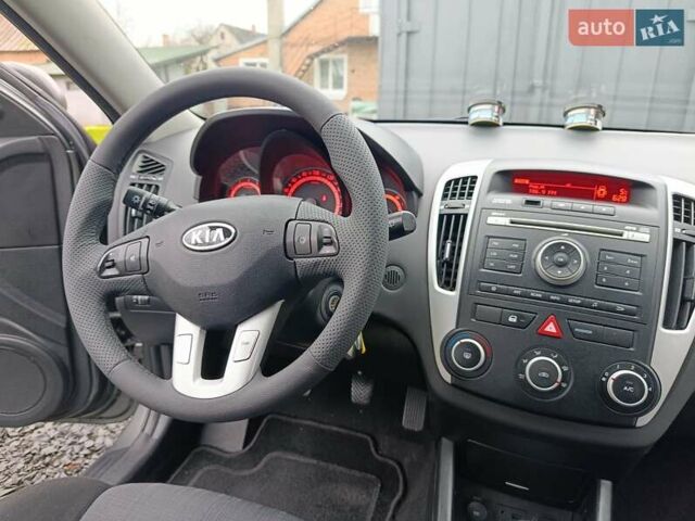Серый Киа Сид, объемом двигателя 1.4 л и пробегом 187 тыс. км за 6200 $, фото 6 на Automoto.ua