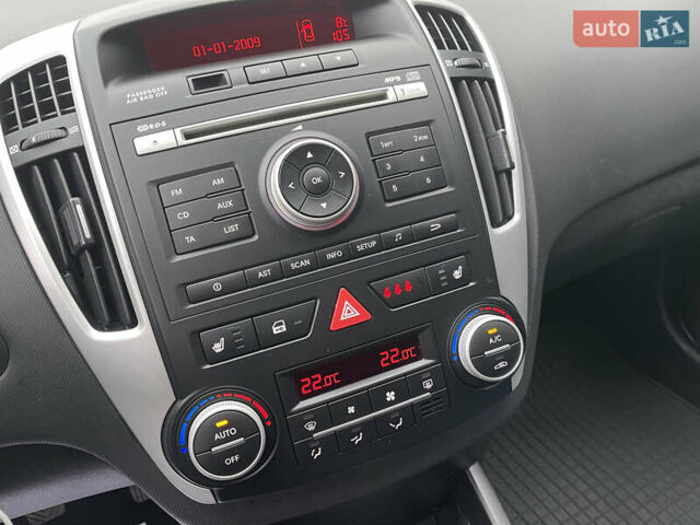 Серый Киа Сид, объемом двигателя 1.59 л и пробегом 207 тыс. км за 6700 $, фото 28 на Automoto.ua