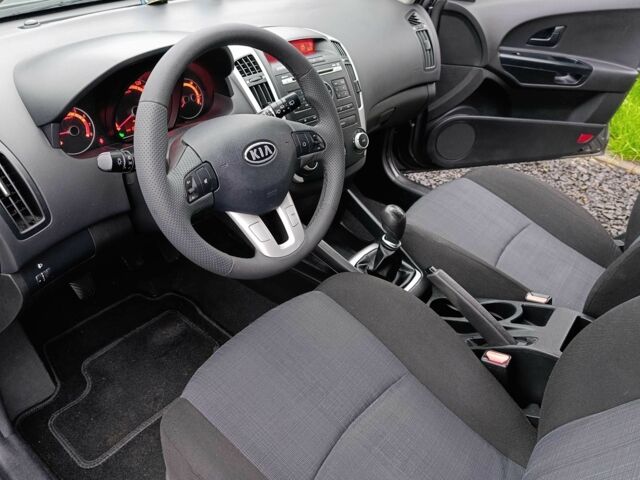 Сірий Кіа Сід, об'ємом двигуна 1.4 л та пробігом 187 тис. км за 6300 $, фото 5 на Automoto.ua