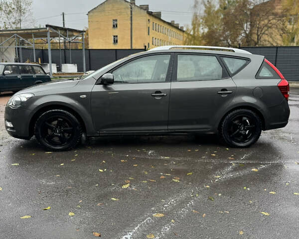 Серый Киа Сид, объемом двигателя 1.6 л и пробегом 272 тыс. км за 5700 $, фото 2 на Automoto.ua