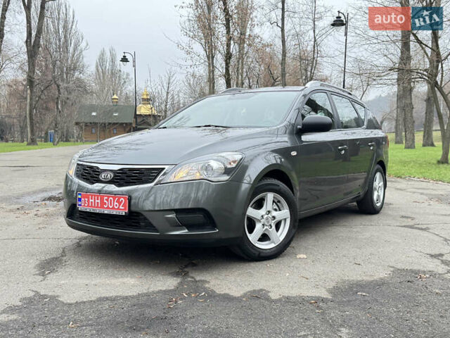 Серый Киа Сид, объемом двигателя 1.59 л и пробегом 187 тыс. км за 6700 $, фото 10 на Automoto.ua