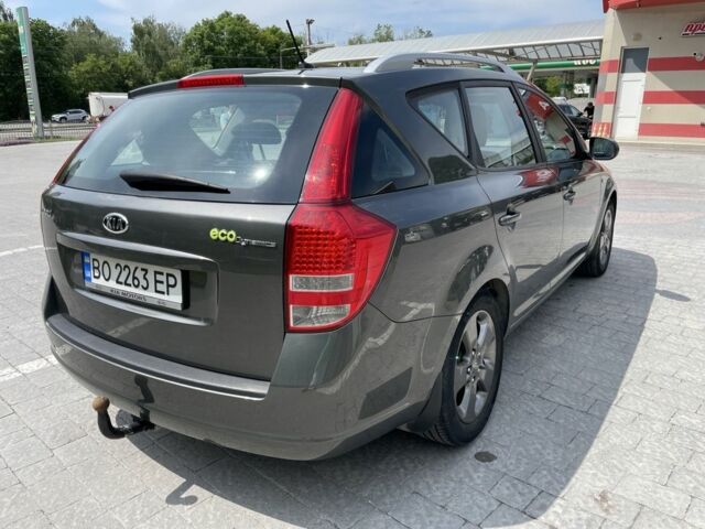 Серый Киа Сид, объемом двигателя 1.6 л и пробегом 257 тыс. км за 6650 $, фото 7 на Automoto.ua