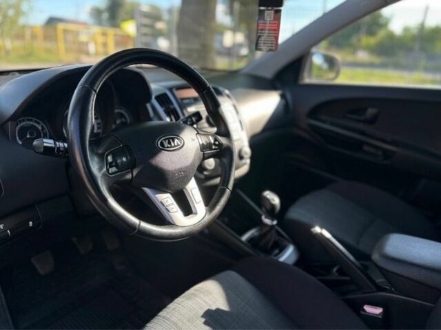 Серый Киа Сид, объемом двигателя 1.6 л и пробегом 237 тыс. км за 6800 $, фото 5 на Automoto.ua