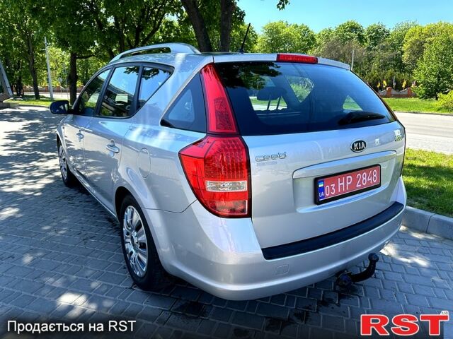 Серый Киа Сид, объемом двигателя 1.4 л и пробегом 160 тыс. км за 6400 $, фото 6 на Automoto.ua