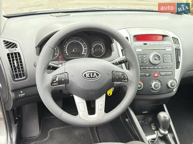 Сірий Кіа Сід, об'ємом двигуна 1.4 л та пробігом 188 тис. км за 6150 $, фото 26 на Automoto.ua