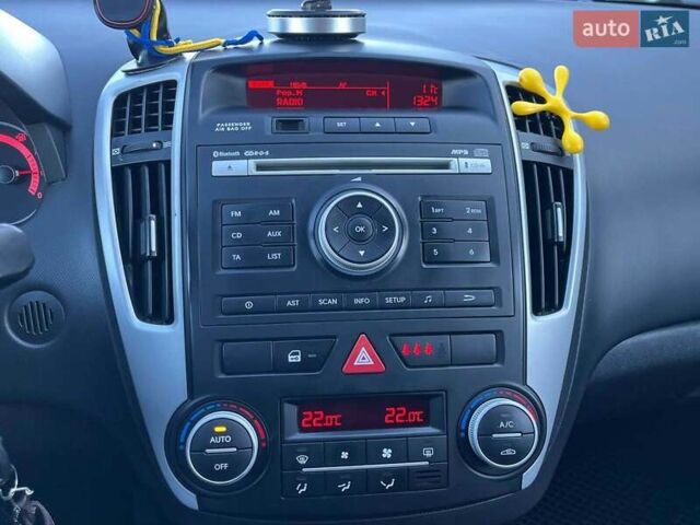 Серый Киа Сид, объемом двигателя 1.6 л и пробегом 355 тыс. км за 6300 $, фото 34 на Automoto.ua