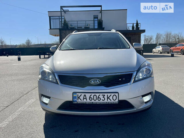 Серый Киа Сид, объемом двигателя 1.6 л и пробегом 212 тыс. км за 7500 $, фото 6 на Automoto.ua