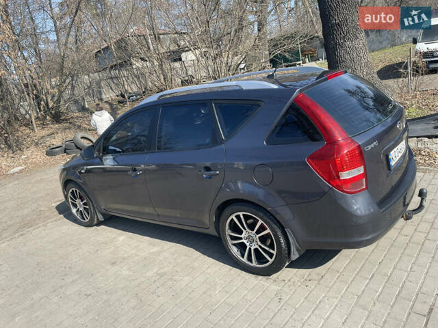 Серый Киа Сид, объемом двигателя 1.58 л и пробегом 255 тыс. км за 7199 $, фото 4 на Automoto.ua