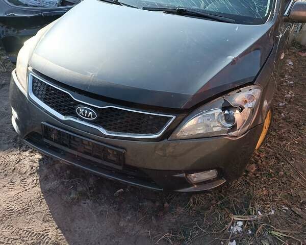 Сірий Кіа Сід, об'ємом двигуна 1.6 л та пробігом 300 тис. км за 2500 $, фото 21 на Automoto.ua