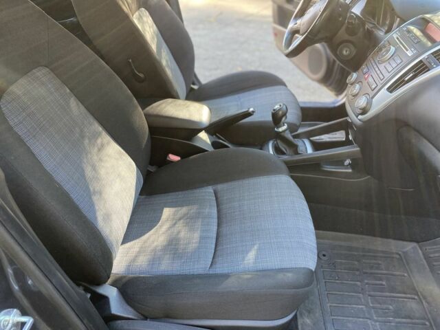Серый Киа Сид, объемом двигателя 1.4 л и пробегом 181 тыс. км за 6500 $, фото 7 на Automoto.ua