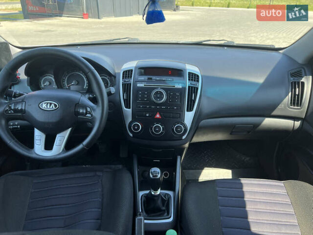 Серый Киа Сид, объемом двигателя 1.6 л и пробегом 264 тыс. км за 6800 $, фото 7 на Automoto.ua