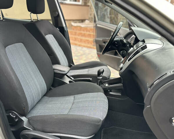 Киа Сид 2011 в Калуше на Automoto.ua Серый Киа Сид, объемом двигателя 1.6 л и пробегом 225 тыс. км за 6200 $, фото 30 на Automoto.ua