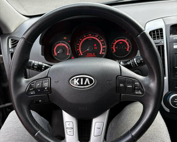Кіа Сід 2011 у Києві на Automoto.ua Сірий Кіа Сід, об'ємом двигуна 1.58 л та пробігом 205 тис. км за 6500 $, фото 8 на Automoto.ua