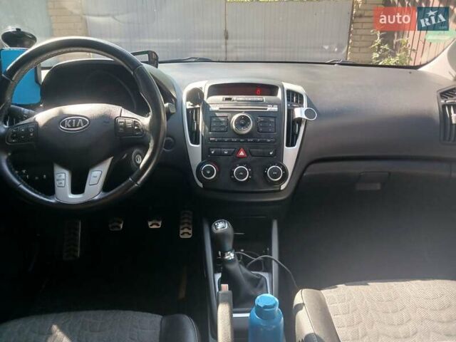 Сірий Кіа Сід, об'ємом двигуна 1.6 л та пробігом 215 тис. км за 7200 $, фото 4 на Automoto.ua