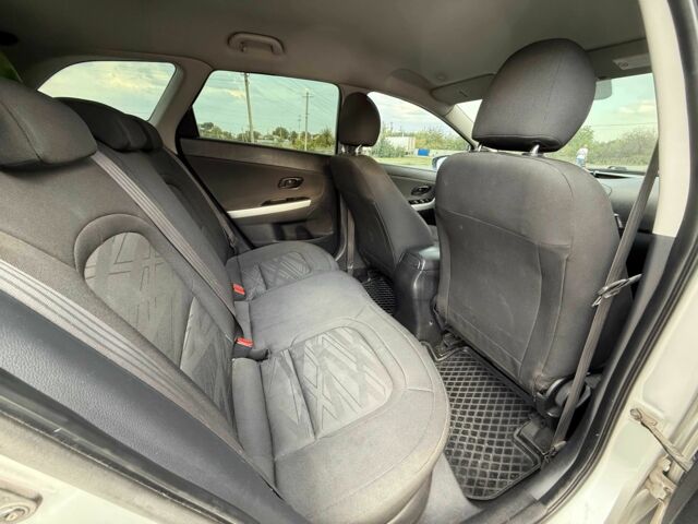 Серый Киа Сид, объемом двигателя 1.6 л и пробегом 260 тыс. км за 7900 $, фото 6 на Automoto.ua