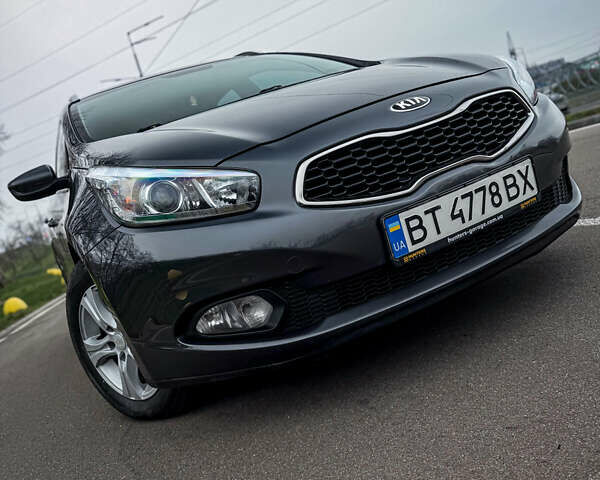 Серый Киа Сид, объемом двигателя 1.59 л и пробегом 160 тыс. км за 10999 $, фото 1 на Automoto.ua