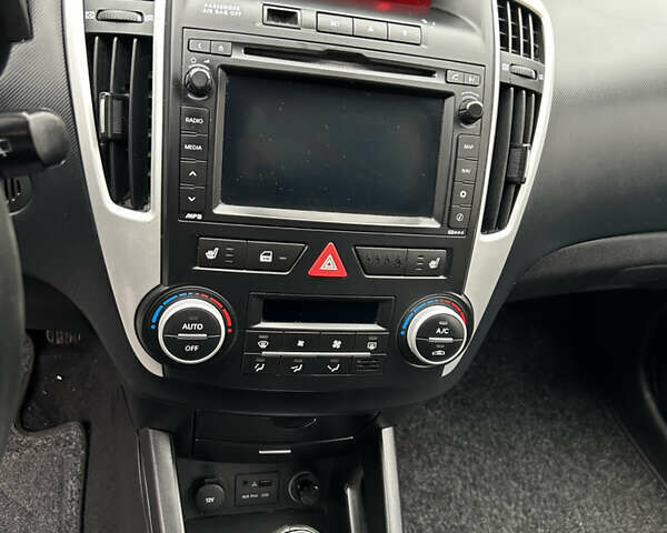 Сірий Кіа Сід, об'ємом двигуна 1.6 л та пробігом 244 тис. км за 7299 $, фото 46 на Automoto.ua