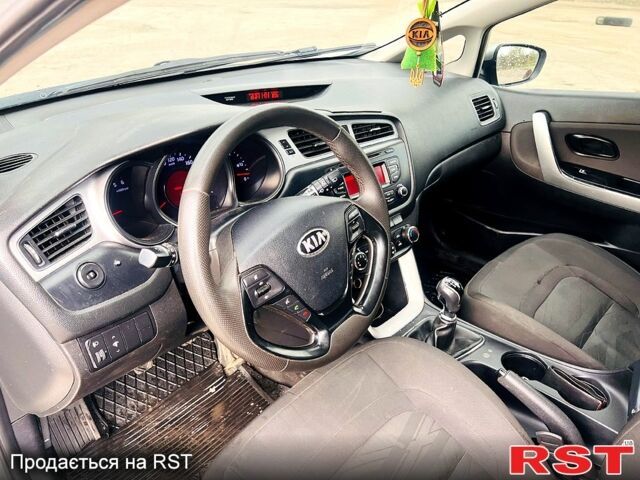 Сірий Кіа Сід, об'ємом двигуна 1.6 л та пробігом 250 тис. км за 7500 $, фото 5 на Automoto.ua