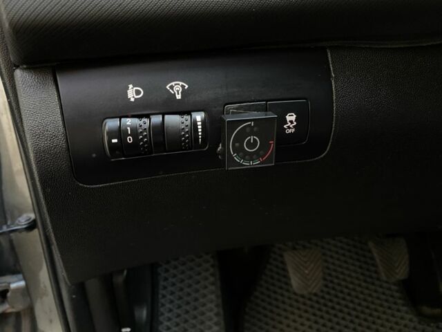 Серый Киа Сид, объемом двигателя 1.6 л и пробегом 189 тыс. км за 6300 $, фото 16 на Automoto.ua