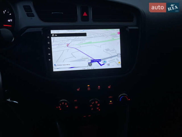 Серый Киа Сид, объемом двигателя 1.58 л и пробегом 230 тыс. км за 8800 $, фото 14 на Automoto.ua