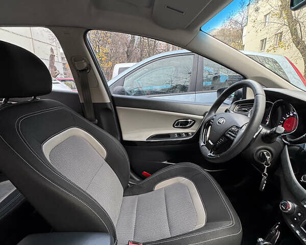 Сірий Кіа Сід, об'ємом двигуна 1.59 л та пробігом 160 тис. км за 9700 $, фото 6 на Automoto.ua