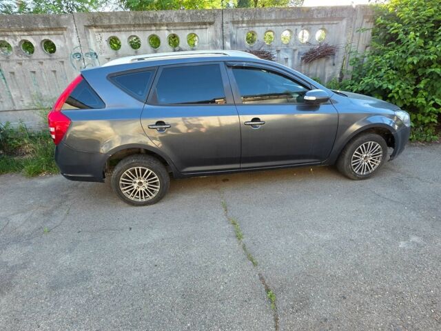 Серый Киа Сид, объемом двигателя 1.6 л и пробегом 130 тыс. км за 5900 $, фото 7 на Automoto.ua