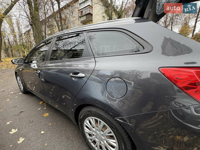 Сірий Кіа Сід, об'ємом двигуна 1.59 л та пробігом 160 тис. км за 9700 $, фото 2 на Automoto.ua