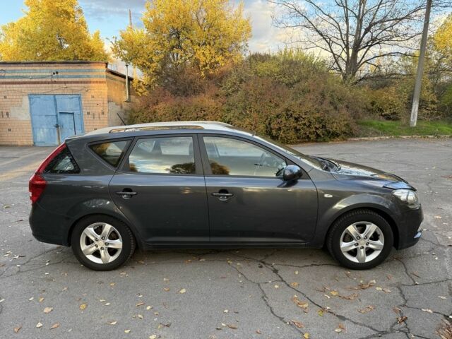 Серый Киа Сид, объемом двигателя 1.4 л и пробегом 190 тыс. км за 6500 $, фото 2 на Automoto.ua