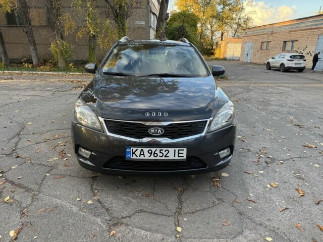 Серый Киа Сид, объемом двигателя 1.4 л и пробегом 190 тыс. км за 6500 $, фото 1 на Automoto.ua