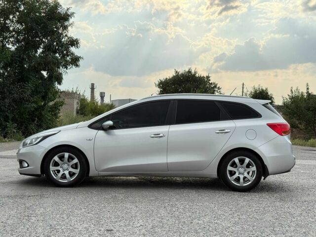 Серый Киа Сид, объемом двигателя 1.6 л и пробегом 260 тыс. км за 7900 $, фото 4 на Automoto.ua