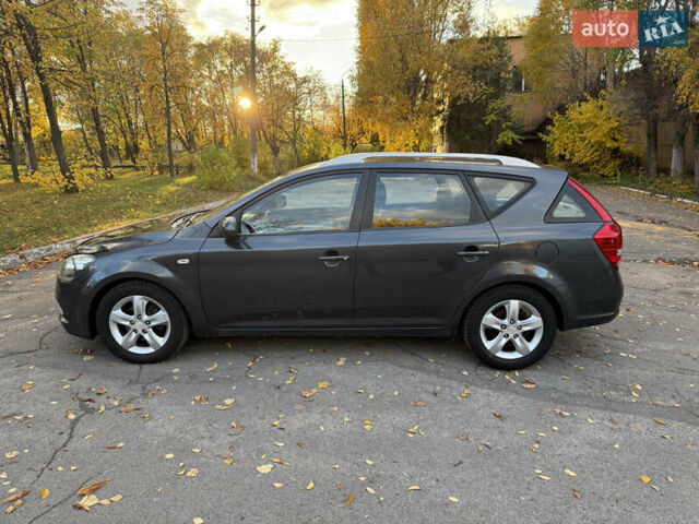 Серый Киа Сид, объемом двигателя 1.4 л и пробегом 188 тыс. км за 6500 $, фото 6 на Automoto.ua