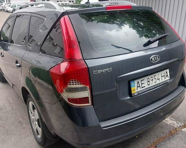 Серый Киа Сид, объемом двигателя 1.59 л и пробегом 239 тыс. км за 7800 $, фото 5 на Automoto.ua
