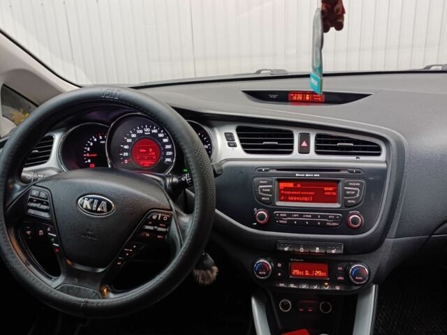 Серый Киа Сид, объемом двигателя 1.6 л и пробегом 327 тыс. км за 7500 $, фото 7 на Automoto.ua