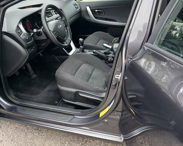 Серый Киа Сид, объемом двигателя 1.6 л и пробегом 270 тыс. км за 9299 $, фото 8 на Automoto.ua