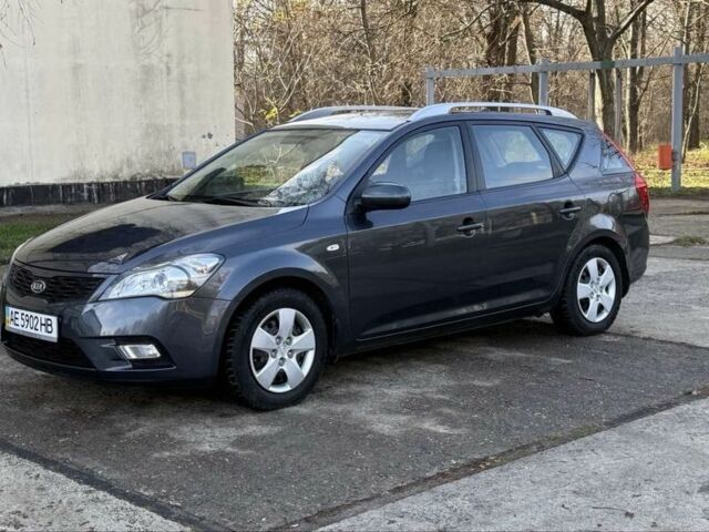 Серый Киа Сид, объемом двигателя 1.6 л и пробегом 48 тыс. км за 8300 $, фото 2 на Automoto.ua