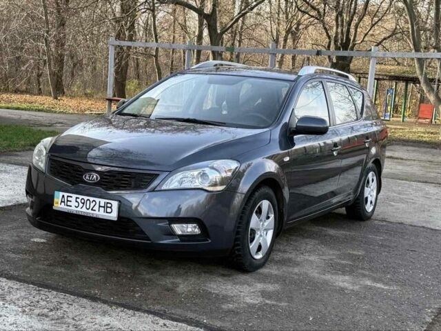 Серый Киа Сид, объемом двигателя 1.6 л и пробегом 48 тыс. км за 8300 $, фото 3 на Automoto.ua