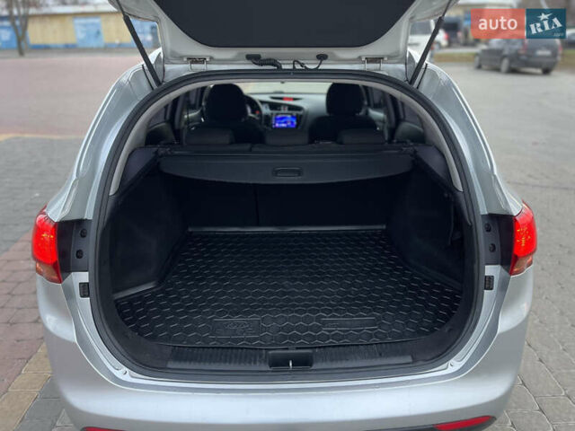Серый Киа Сид, объемом двигателя 1.58 л и пробегом 230 тыс. км за 8800 $, фото 15 на Automoto.ua
