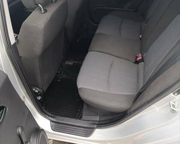 Серый Киа Сид, объемом двигателя 1.58 л и пробегом 270 тыс. км за 7200 $, фото 6 на Automoto.ua