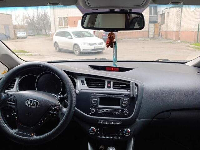 Серый Киа Сид, объемом двигателя 1.6 л и пробегом 327 тыс. км за 7500 $, фото 8 на Automoto.ua