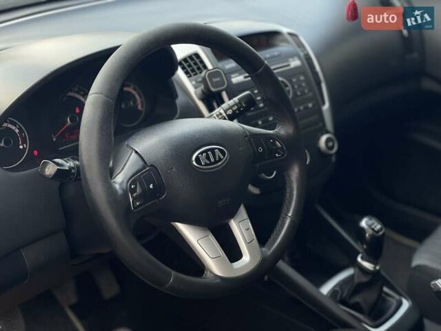 Кіа Сід 2012 у Дніпро (Дніпропетровську) на Automoto.ua Сірий Кіа Сід, об'ємом двигуна 1.6 л та пробігом 240 тис. км за 7600 $, фото 12 на Automoto.ua